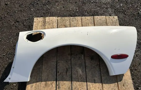 Chevrolet Corvette C5 Fender 10418926