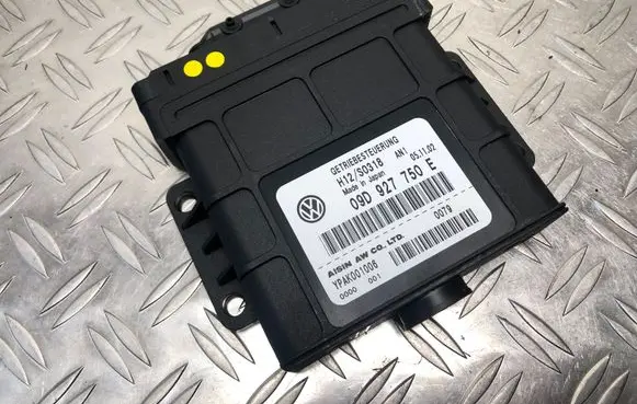 Volkswagen Touareg I Gearbox control unit/module 09D927750E