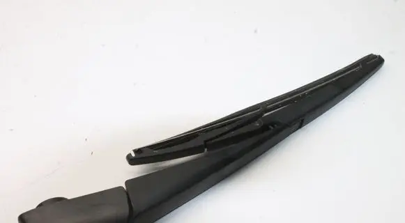 Toyota RAV 4 (XA40) Rear wiper blade 