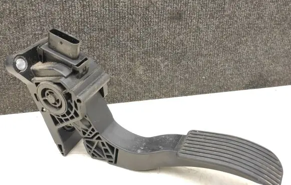 Mercedes-Benz Sprinter W907 W910 Accelerator throttle pedal A9073010200 ZGS001Q002 0280755359