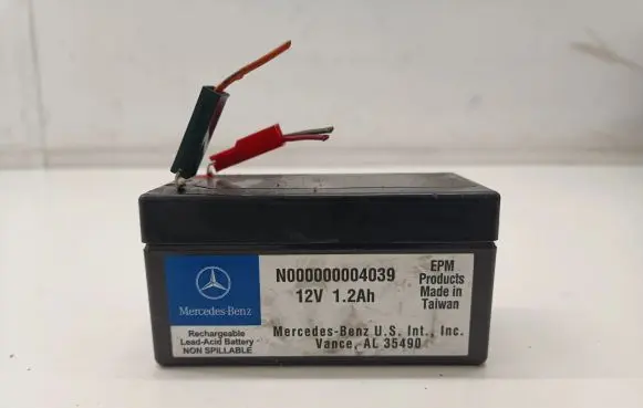 Mercedes-Benz R W251 Car battery N000000004039