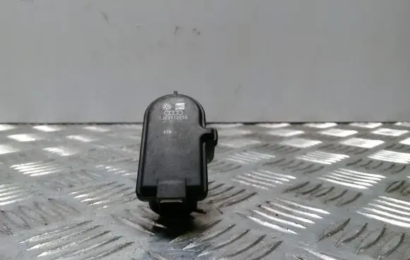 Volkswagen Golf IV Headlight level adjustment motor 1J0941295B