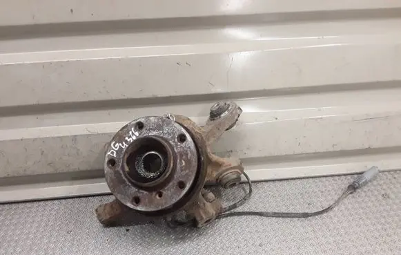 BMW 1 E81 E87 Rear wheel hub spindle/knuckle 
