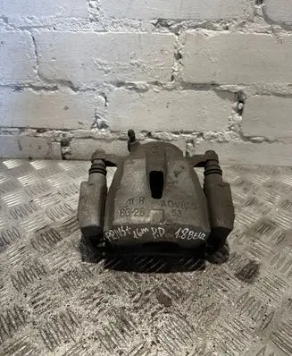 Toyota Prius+ (ZVW40) Front brake caliper