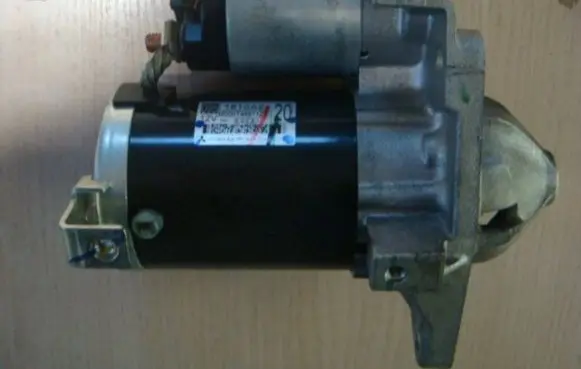 Mitsubishi Space Star Starter motor 1810A220