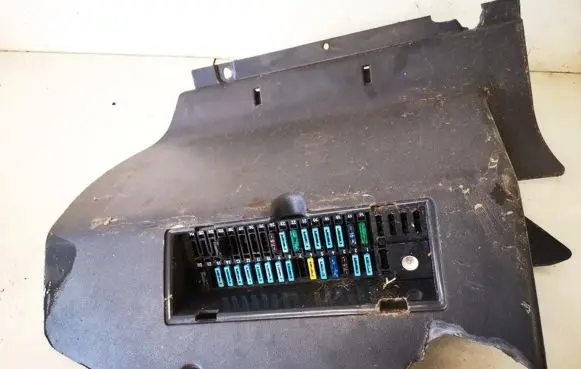 Mercedes-Benz 207 310 Fuse box set 6016880006 6015452040