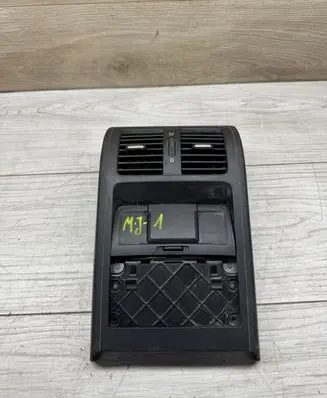 Volkswagen PASSAT B6 Dash center air vent grill 3C0907815