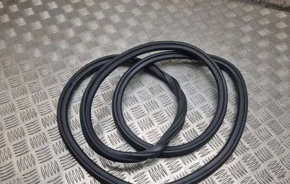 Audi A4 S4 B8 8K Front door rubber seal 8K0831721E