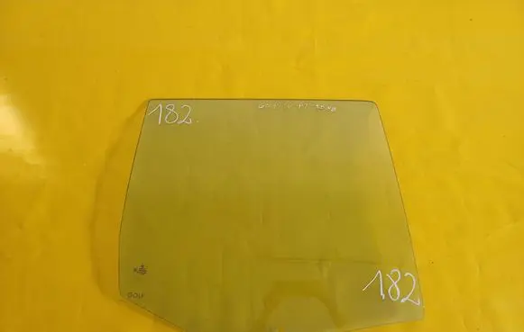 Volkswagen Golf IV Rear door window glass