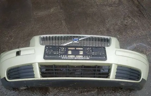 Volvo V50 Front bumper GELTONAS