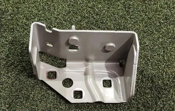 Renault Trafic III (X82) Fender mounting bracket 93451643 3512063R