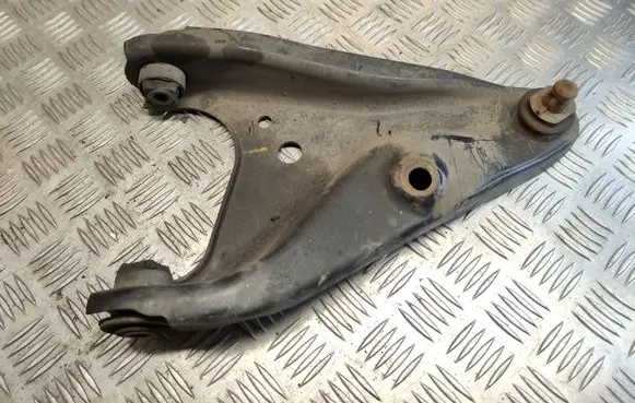 Dacia Sandero Front lower control arm/wishbone 545007106R