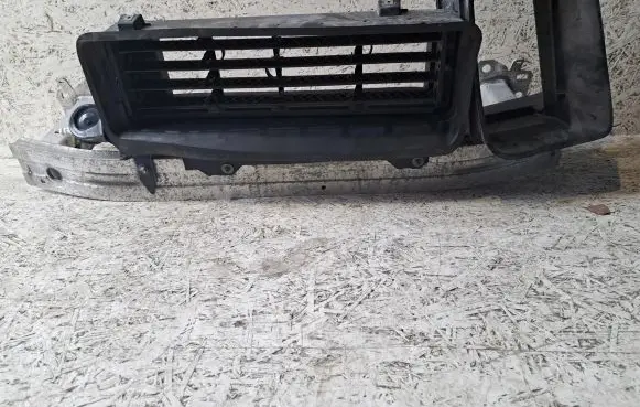 Renault Clio IV Radiator trim 