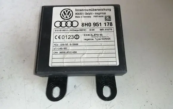 Audi A4 S4 B7 8E 8H Alarm control unit/module 8H0951178