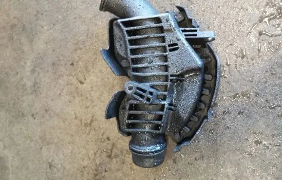 Mercedes-Benz CLS C218 X218 Intake resonator A6421402887
