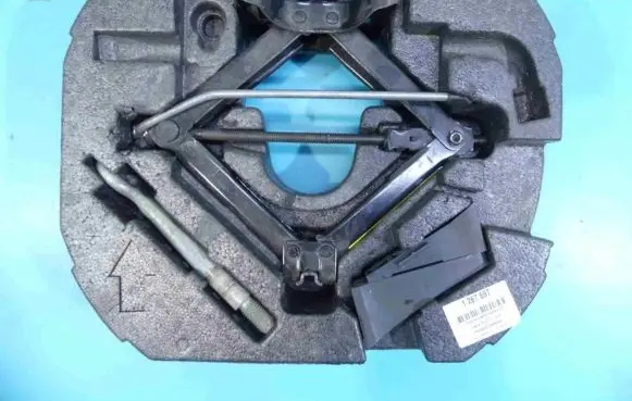 Jaguar XF X250 Lift Jack 8W83-17B043-AA IMPRK1267697