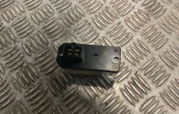Coolant fan relay