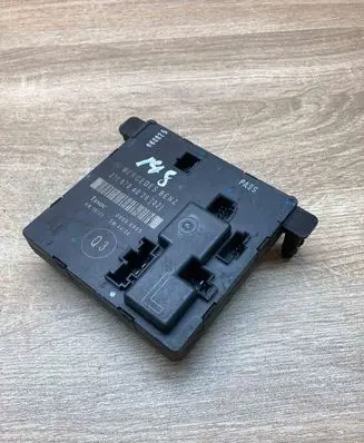 Mercedes-Benz E W211 Door control unit/module 2118704026