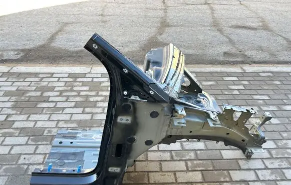 Peugeot 5008 II Front quarter panel 