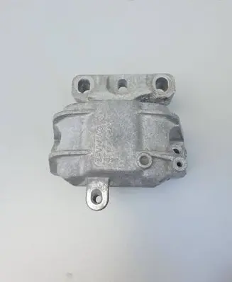 Volkswagen PASSAT CC Engine mount bracket 1K0199262cl