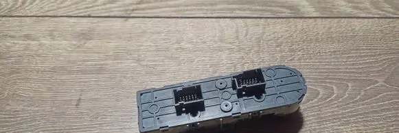Alfa Romeo Giulietta Electric window control switch 156106392