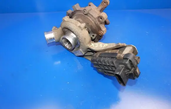 Jaguar XJ X351 Turbo AX2Q6K682CB GT17V 7784004