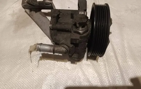 BMW 3 E92 E93 Power steering pump 676988704