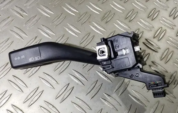 Volkswagen Golf V Indicator stalk 1K0953513