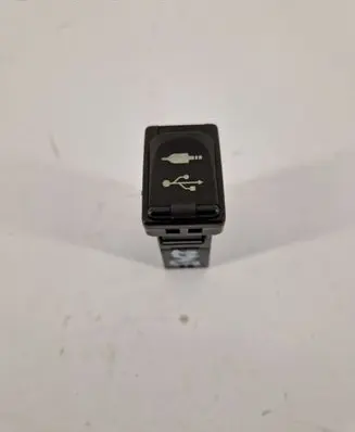 Toyota RAV 4 (XA40) AUX in-socket connector 8619042040