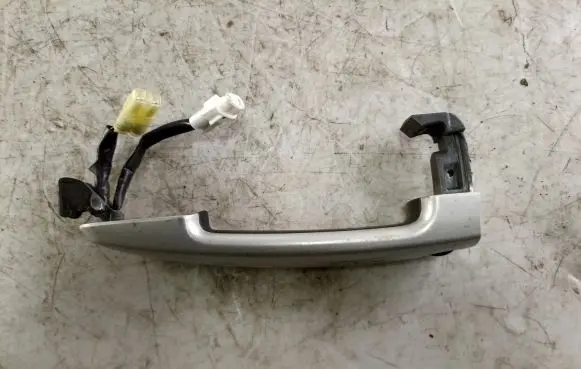 Suzuki Grand Vitara II Front door exterior handle