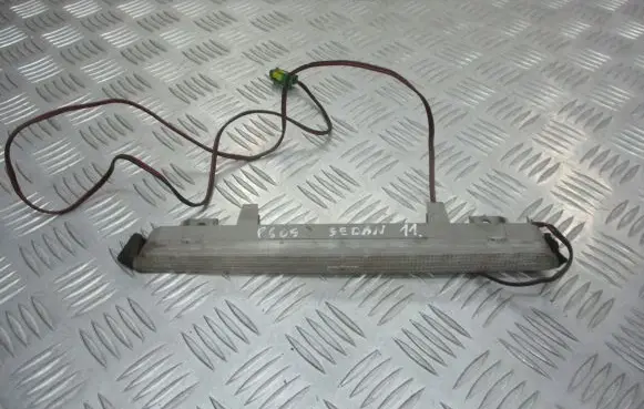 Peugeot 607 Third/center stoplight