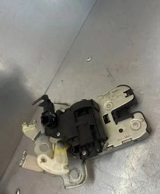 Audi A7 S7 4G Tailgate/trunk/boot lock/catch/latch 8K9827505A