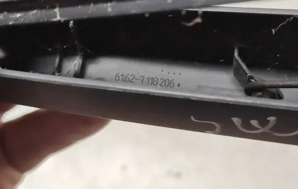 BMW 3 E90 E91 Rear wiper blade 61627118206