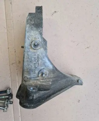 Volkswagen Golf III Engine mounting bracket 1H0199354D