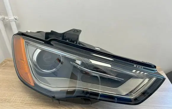 Audi A3 S3 8V Headlight/headlamp 8V0941044B 1EL01074056