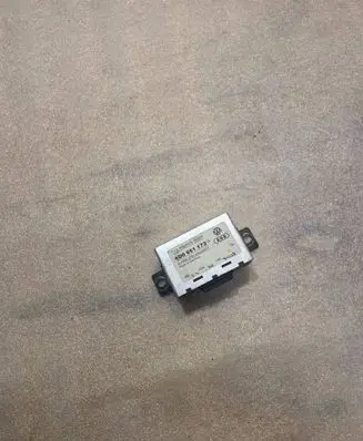 Audi A8 S8 D2 4D Alarm control unit/module 4D0951173A