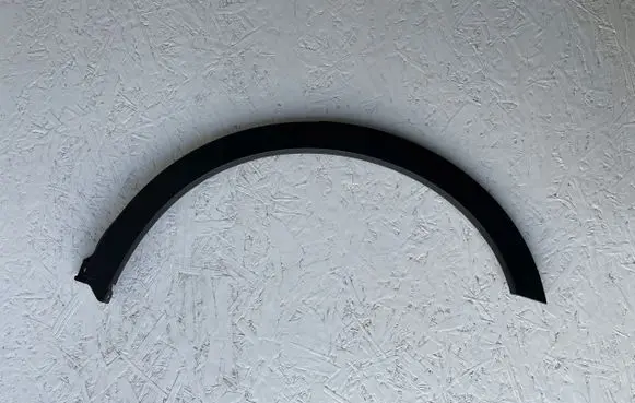 Suzuki SX4 S-Cross Front arch trim 