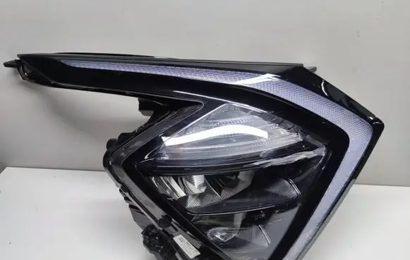KIA Sportage Headlight/headlamp 92102R20000