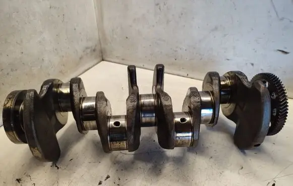 Volkswagen Touran I Crankshaft 