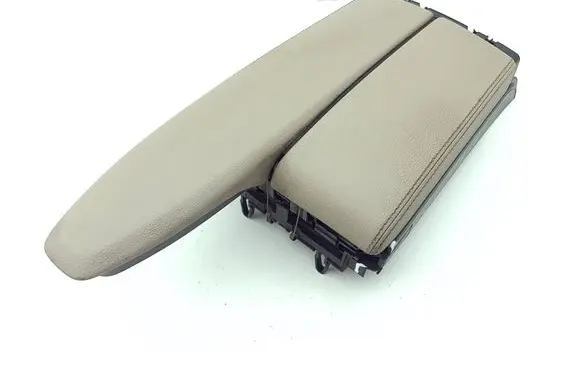 Mercedes-Benz E W212 Armrest 0005032520