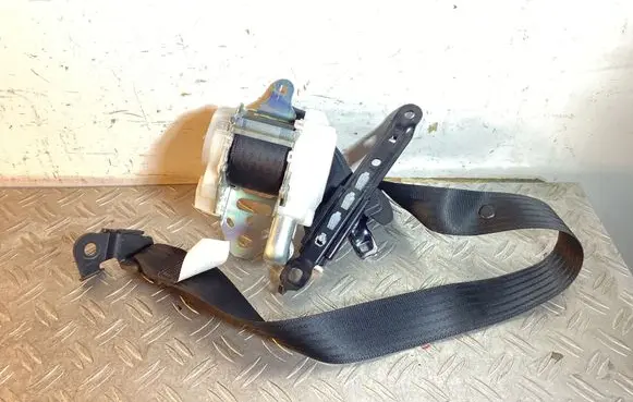 Lexus LS 460 - 600H Front seatbelt J082512