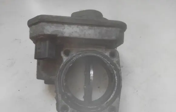Opel Zafira B Throttle valve 8981052100