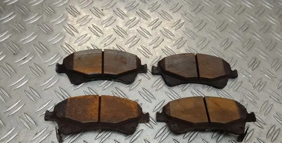 Toyota Avensis T270 Brake pads (front) 
