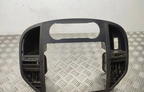 Mercedes-Benz Vito Viano W447 Dash center air vent grill A4476890547 A4478300654S A4476890011