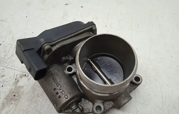 Audi A4 S4 B7 8E 8H Throttle valve 06F133062