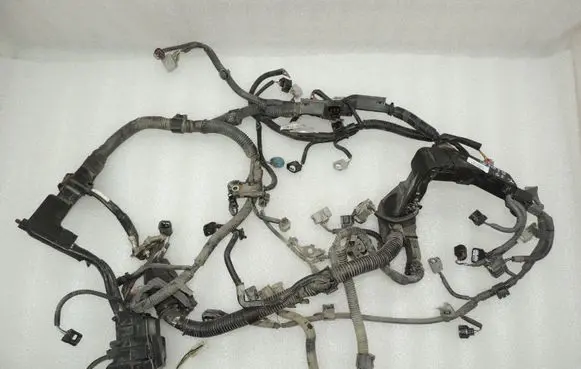 Toyota Avensis T270 Engine installation wiring loom 8212105D30D 8212105D30