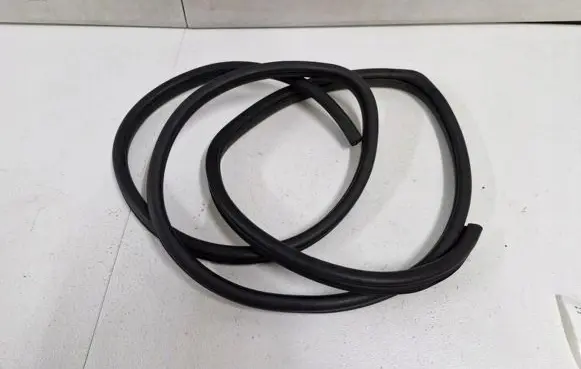 KIA Rio Rubber seal front coupe door 
