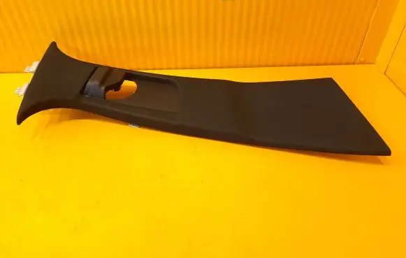 Mercedes-Benz C W205 (B) pillar trim (top)