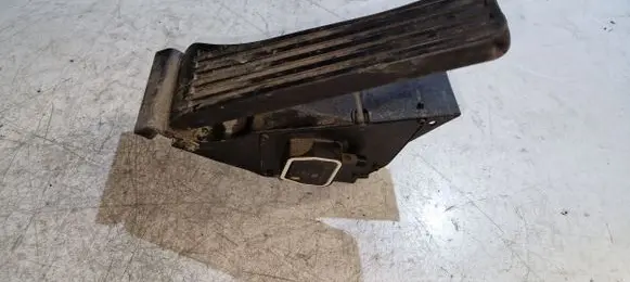 Mercedes-Benz E W212 Accelerator throttle pedal A2043000004