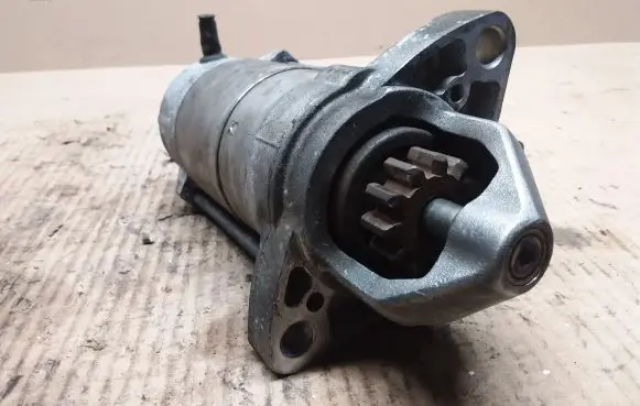 Toyota Avensis T270 Starter motor 281000R010